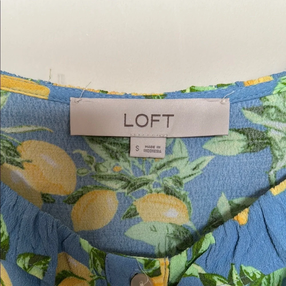 LOFT Blue Lemon Print Women's Top - Picture 5 of 13